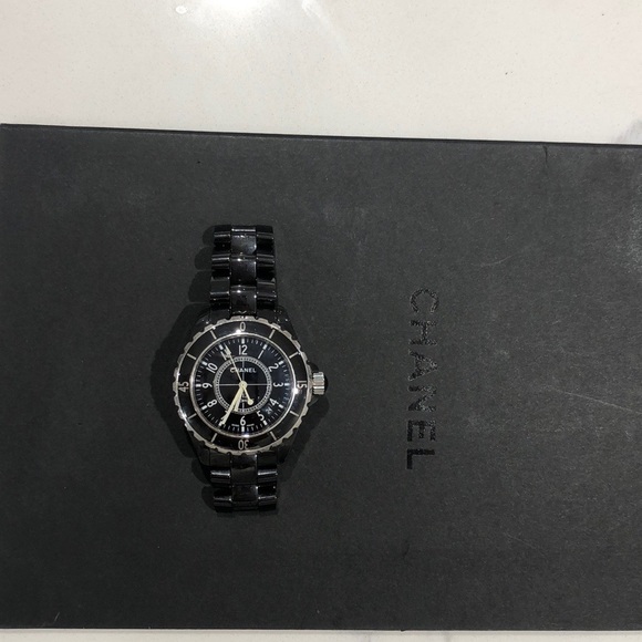 CHANEL J12 Watch - Picture 2 of 7